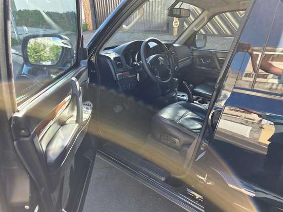 MITSUBISHI-PAJERO FULL-2010