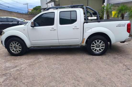 NISSAN-FRONTIER-2016