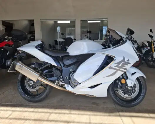 SUZUKI HAYABUSA GSX1300RA SUZUKI HAYABUSA GSX1300RA
