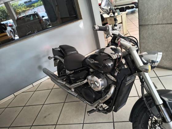 SUZUKI BOULEVARD M800 