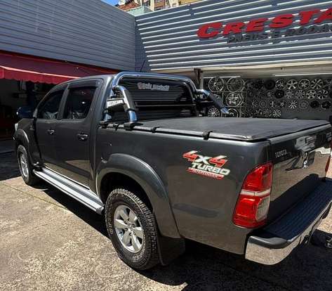 TOYOTA-HILUX-2014