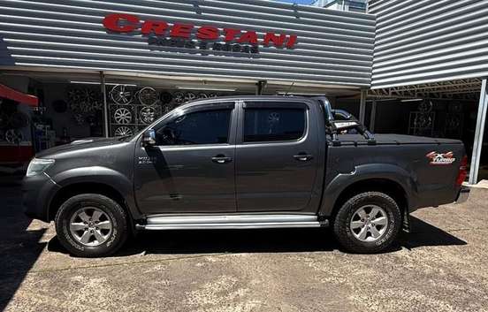 TOYOTA-HILUX-2014
