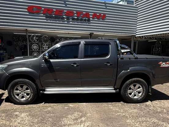 TOYOTA-HILUX-3.0 SRV 4X4 CD 16V TURBO INTERCOOLER DIESEL 4P AUTOMÁTICO TOYOTA-HILUX-2014