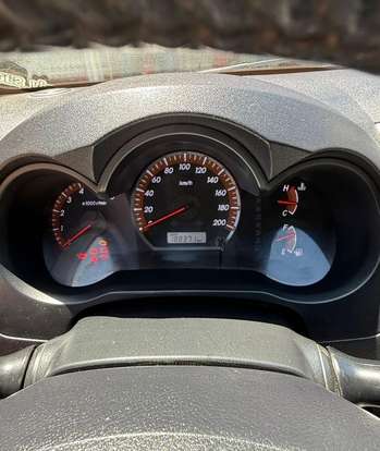 TOYOTA-HILUX-2014
