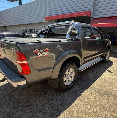 TOYOTA-HILUX-2014