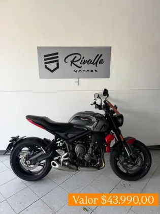 TRIUMPH TRIDENT 660 
