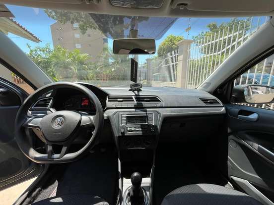 VOLKSWAGEN-VOYAGE-2018