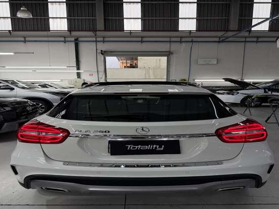 MERCEDES-BENZ-GLA 250-2017
