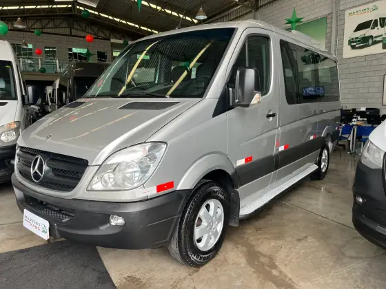MERCEDES-BENZ SPRINTER 2.2 415 CDI VAN 16 LUGARES TETO BAIXO 16V BI-TURBO DIESEL MANUAL