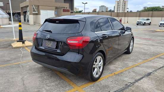 MERCEDES-BENZ-A 200-2016