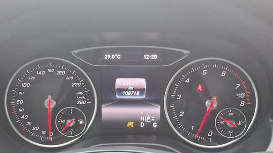 MERCEDES-BENZ-A 200-2016