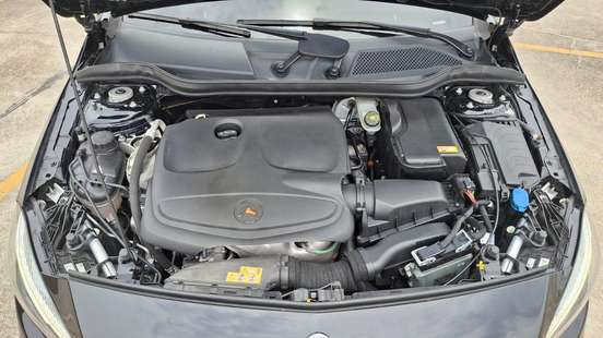 MERCEDES-BENZ-A 200-2016