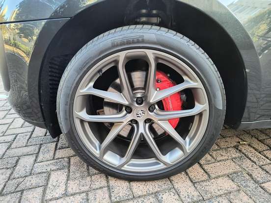 PORSCHE-MACAN-2021