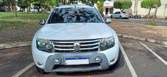 RENAULT-DUSTER-2013