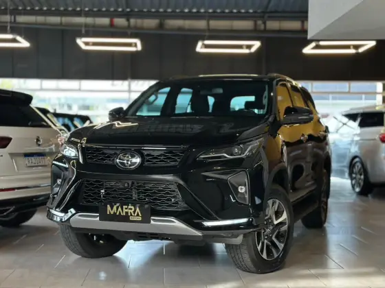 TOYOTA HILUX SW4 2.8 D-4D TURBO DIESEL SRX PLATINUM 4X4 AUTOMÁTICO