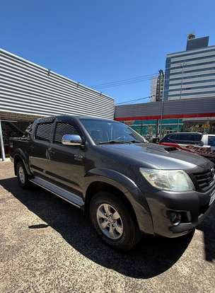TOYOTA-HILUX-2014