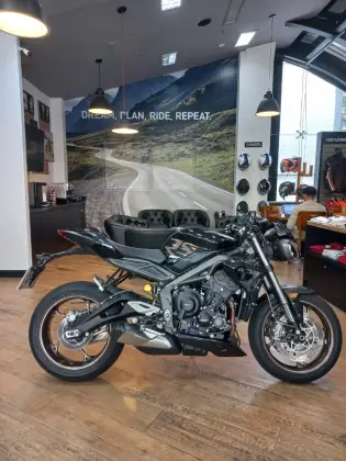TRIUMPH STREET TRIPLE 765 RS 
