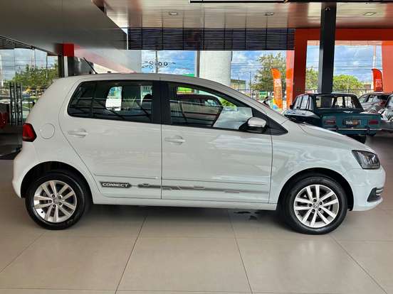 VOLKSWAGEN-FOX-2018