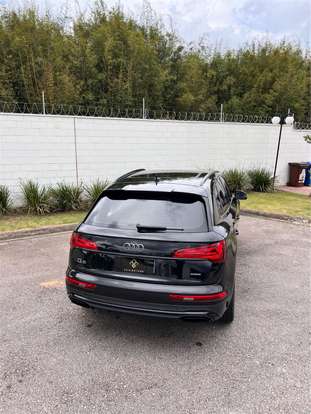 AUDI-Q5-2021