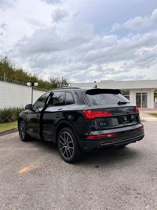 AUDI-Q5-2021