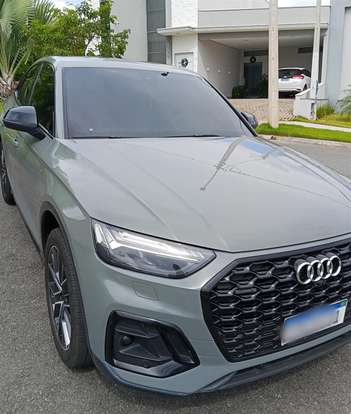 AUDI-Q5-2021