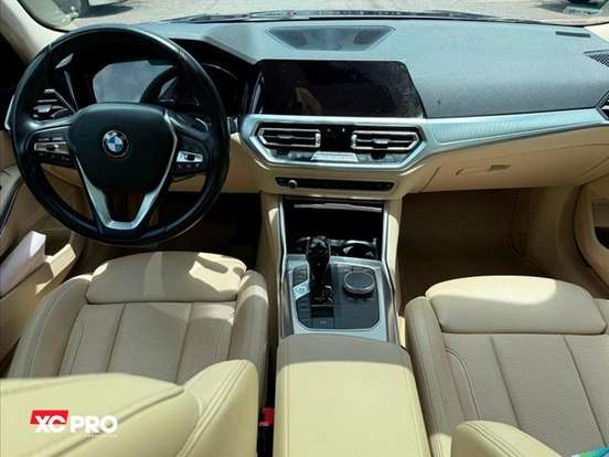 BMW-320i-2022