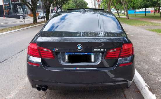 BMW-528i-2013