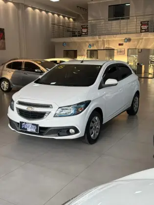CHEVROLET ONIX 1.4 MPFI LT 8V FLEX 4P MANUAL CHEVROLET ONIX 1.4 MPFI LT 8V FLEX 4P MANUAL
