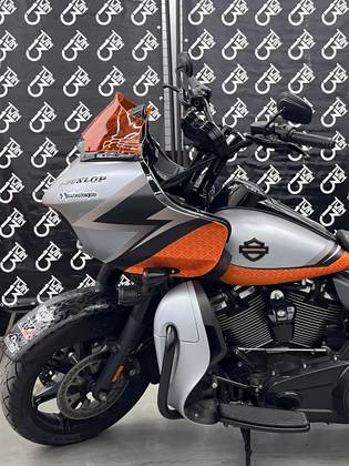 HARLEY-DAVIDSON ROAD GLIDE LIMITED 