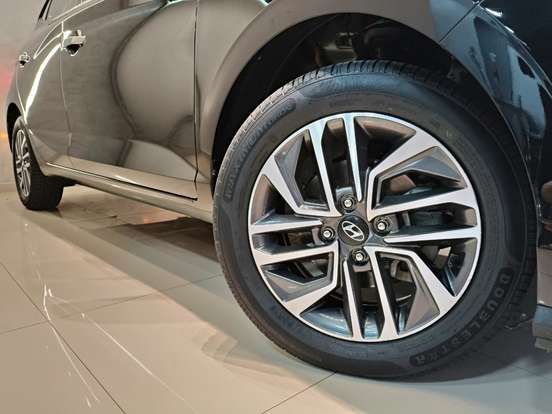 HYUNDAI-HB20-2024