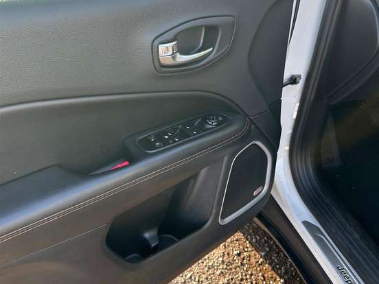 JEEP-COMPASS-2.0 16V FLEX LIMITED AUTOMÁTICO JEEP-COMPASS-2019