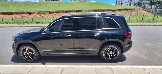 MERCEDES-BENZ-GLB 200-2023