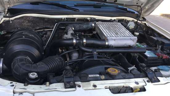 MITSUBISHI-L200-2010