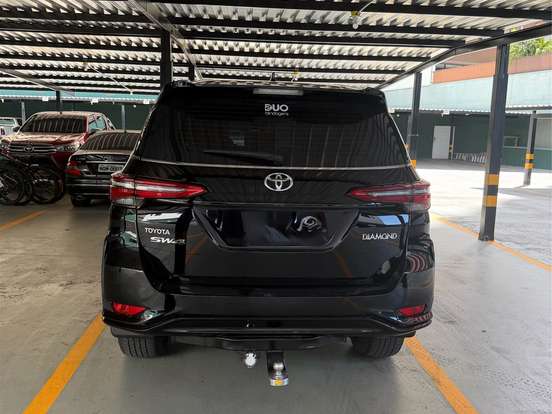 TOYOTA-HILUX SW4-2.8 D-4D TURBO DIESEL DIAMOND 7L 4X4 AUTOMÁTICO TOYOTA-HILUX SW4-2022