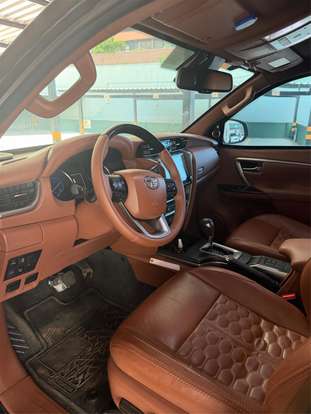 TOYOTA-HILUX SW4-2022