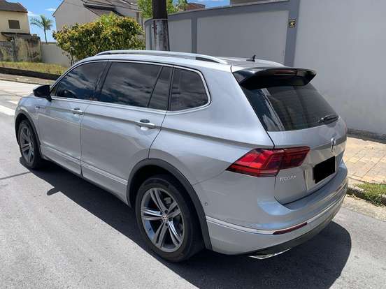 VOLKSWAGEN-TIGUAN-2020