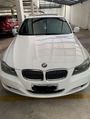 BMW-325i-2011
