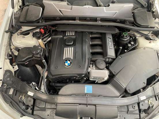 BMW-325i-2011