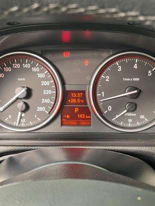 BMW-325i-2011