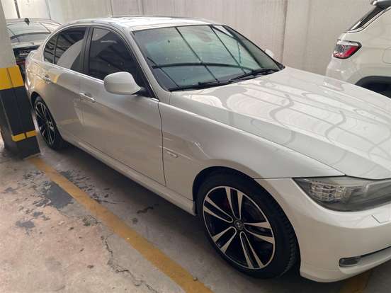 BMW-325i-2011