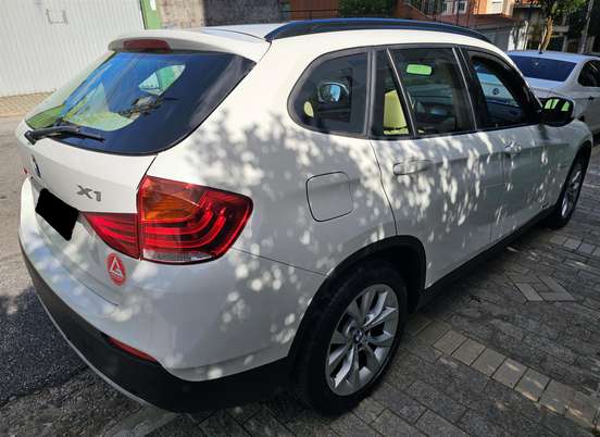 BMW-X1-2010