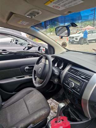 NISSAN-LIVINA-2012