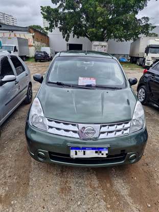 NISSAN-LIVINA-2012