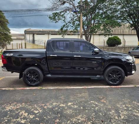 TOYOTA HILUX 2.8 SRV 4X4 CD 16V DIESEL 4P AUTOMÁTICO