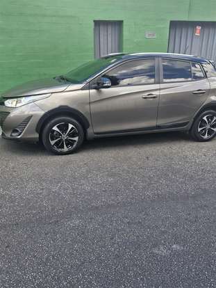 TOYOTA-YARIS-2019