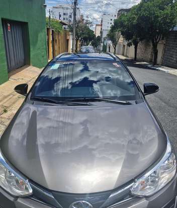 TOYOTA-YARIS-2019