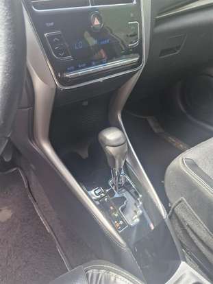 TOYOTA-YARIS-2019