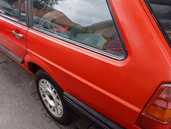 VOLKSWAGEN-QUANTUM-1990