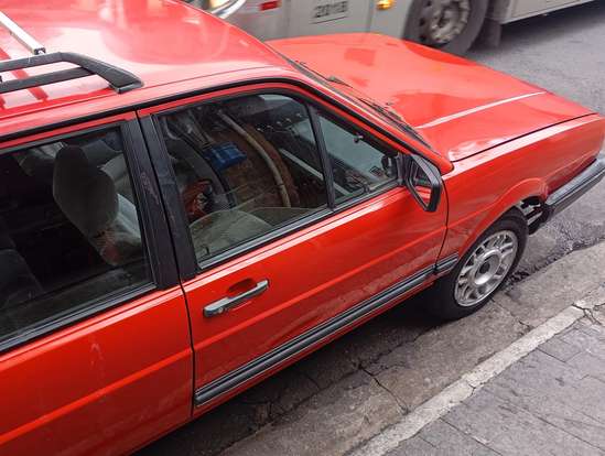VOLKSWAGEN-QUANTUM-1990