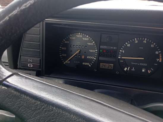 VOLKSWAGEN-QUANTUM-1990